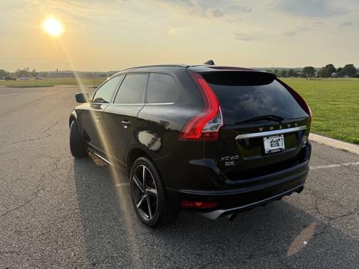 2016 Volvo XC60 T6 Drive-E R-Design