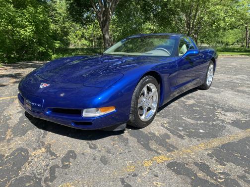 Blue 2004 Chevrolet Corvette Base