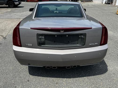 Beige 2004 Cadillac XLR Base