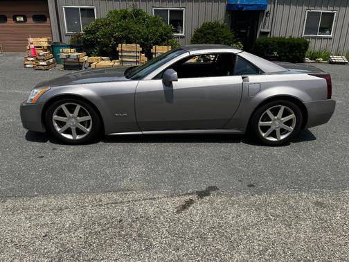 Beige 2004 Cadillac XLR Base