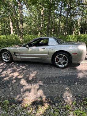 2000 Chevrolet Corvette Base