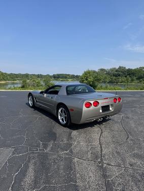 2000 Chevrolet Corvette Base