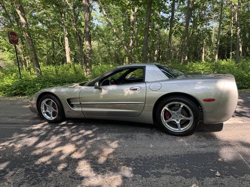 2000 Chevrolet Corvette Base