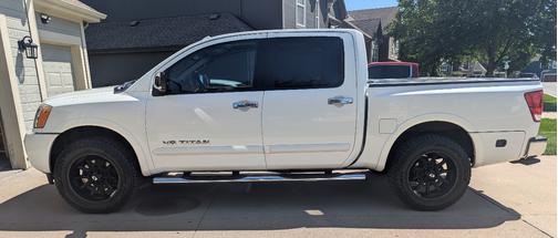 White 2015 Nissan Titan SL