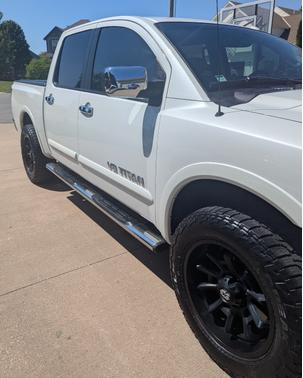 White 2015 Nissan Titan SL