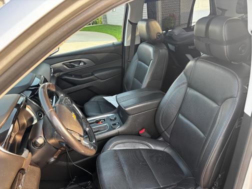 Silver 2019 Chevrolet Traverse Premier