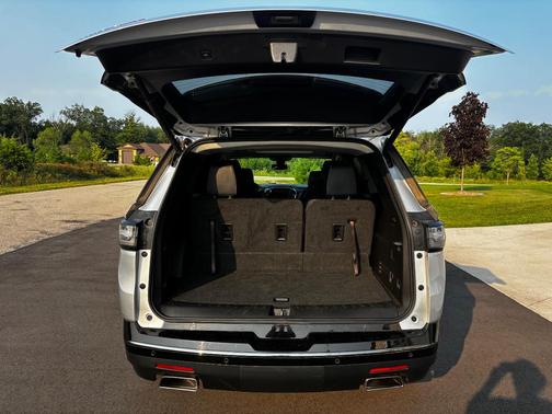 Silver 2019 Chevrolet Traverse Premier