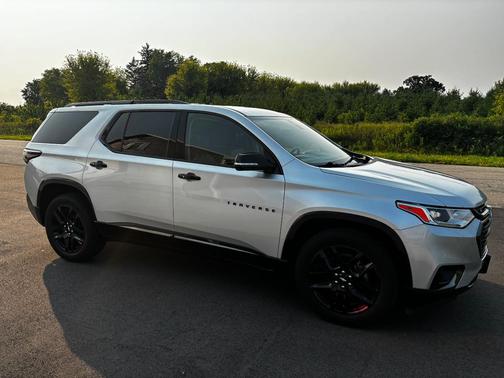 Silver 2019 Chevrolet Traverse Premier