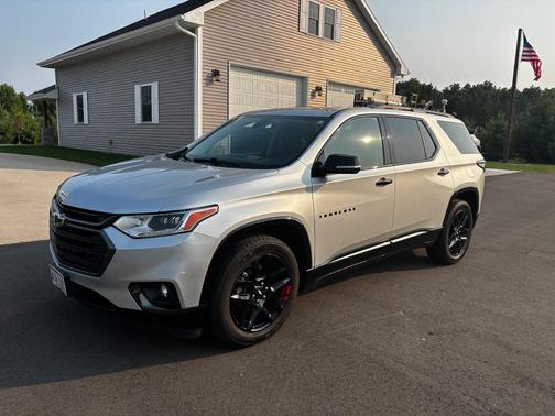 Silver 2019 Chevrolet Traverse Premier