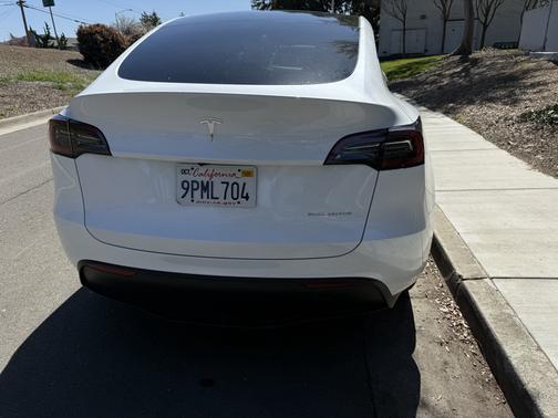 2024 Tesla Model Y Long Range