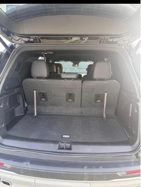Black 2025 Chevrolet Traverse LT