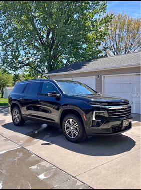 Black 2025 Chevrolet Traverse LT