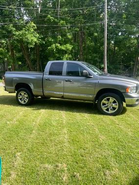 Gray 2005 Dodge Ram 1500 SLT Quad Cab
