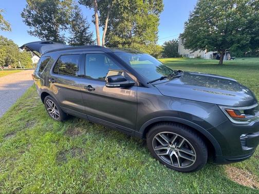Gray 2019 Ford Explorer Sport