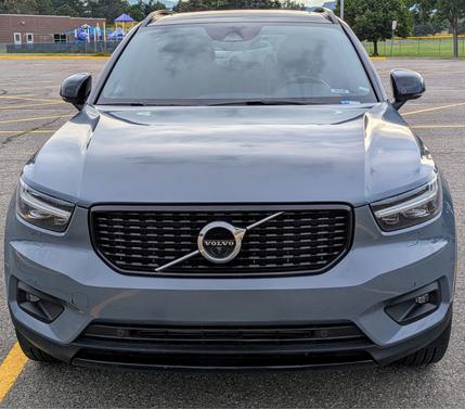 2022 Volvo XC40 T5 R-Design