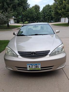Beige 2004 Toyota Camry LE