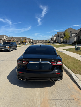 Black 2023 Nissan Maxima SV