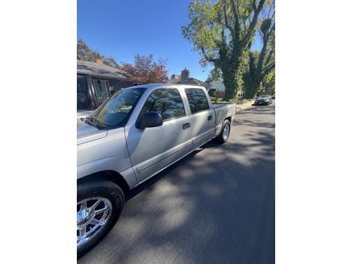 2005 Chevrolet Silverado 1500 LS Crew Cab