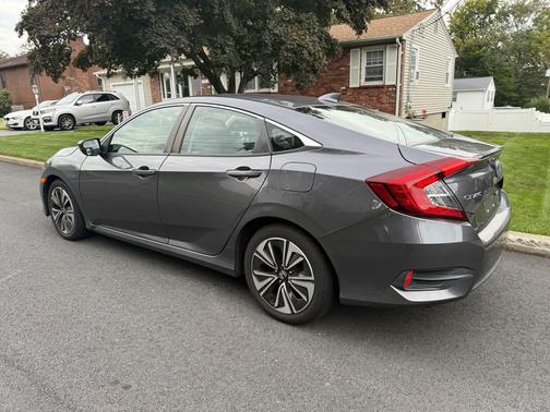 Gray 2017 Honda Civic EX-L