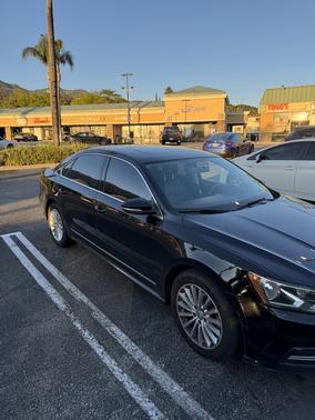 Black 2016 Volkswagen Passat 1.8T SE w/Technology