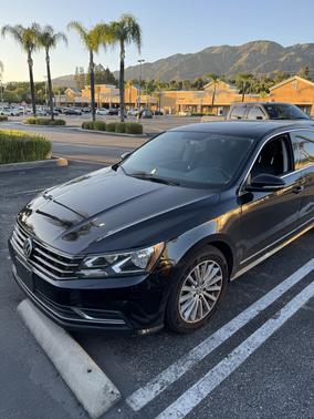 Black 2016 Volkswagen Passat 1.8T SE w/Technology