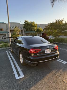 Black 2016 Volkswagen Passat 1.8T SE w/Technology