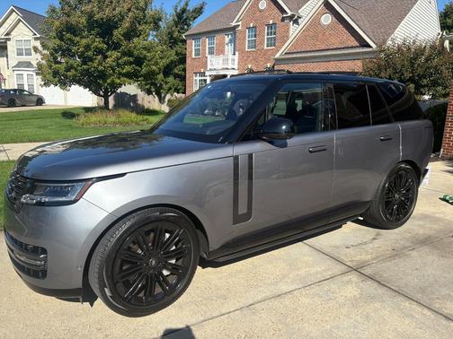 Gray 2023 Land Rover Range Rover P530 SE SWB