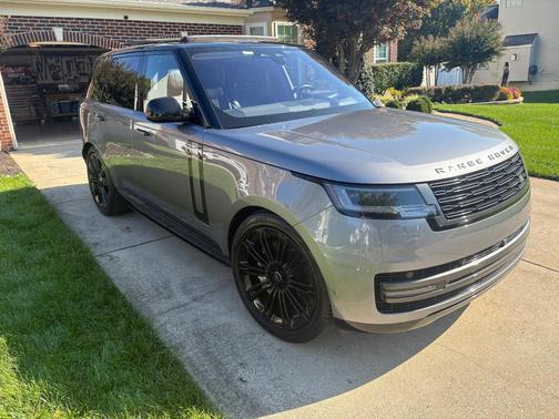 Gray 2023 Land Rover Range Rover P530 SE SWB