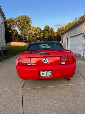 Red 2006 Ford Mustang Base