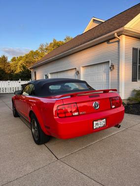 Red 2006 Ford Mustang Base