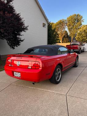 Red 2006 Ford Mustang Base