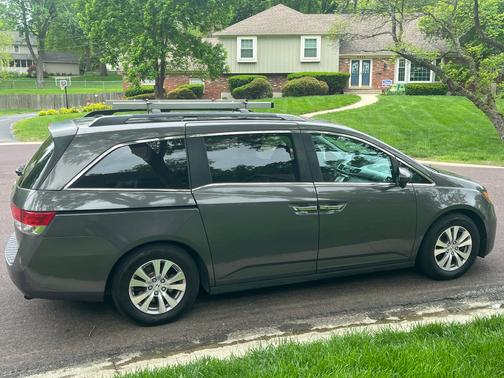 Gray 2016 Honda Odyssey EX-L