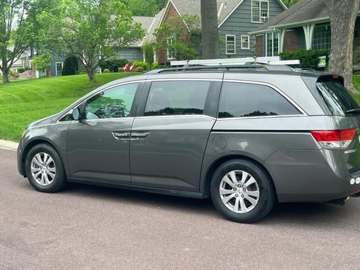Gray 2016 Honda Odyssey EX-L