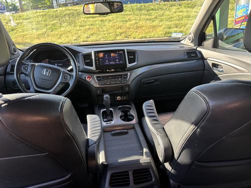 Gray 2017 Honda Pilot EX-L