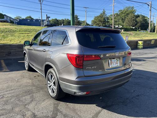 Gray 2017 Honda Pilot EX-L