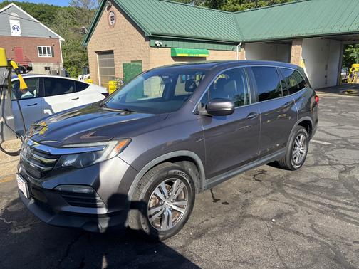 Gray 2017 Honda Pilot EX-L