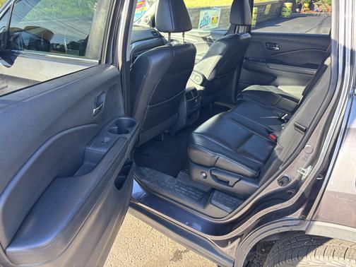 Gray 2017 Honda Pilot EX-L
