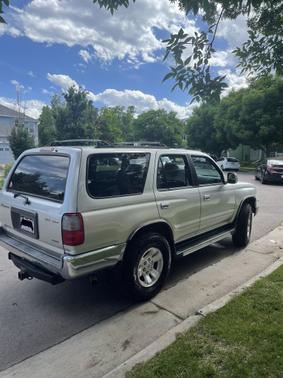 Photo 2 of 16 of 2000 Toyota 4Runner SR5 4WD