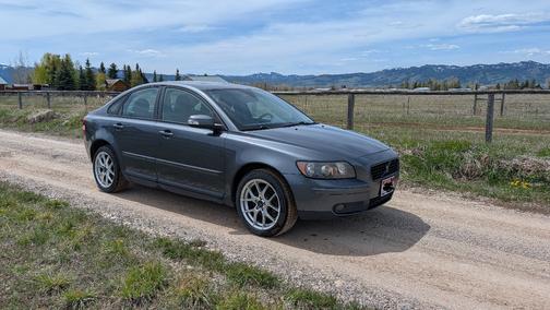 Gray 2007 Volvo S40 T5