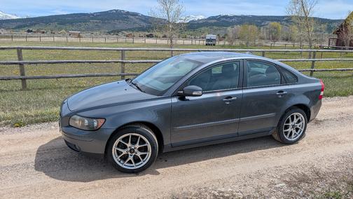 Gray 2007 Volvo S40 T5
