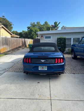 2022 Ford Mustang EcoBoost Premium