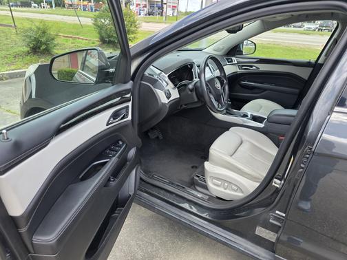 Gray 2016 Cadillac SRX Luxury Collection