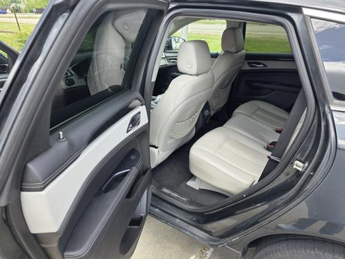 Gray 2016 Cadillac SRX Luxury Collection