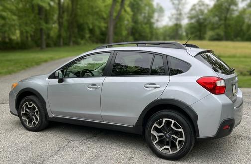 Gray 2017 Subaru Crosstrek 2.0i Premium