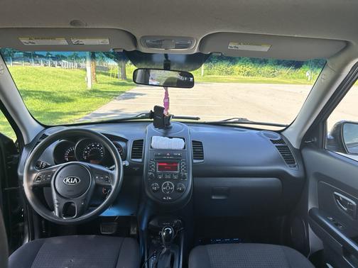 Black 2013 Kia Soul Base