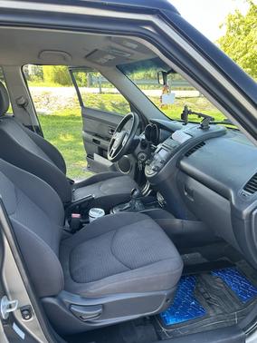 Black 2013 Kia Soul Base