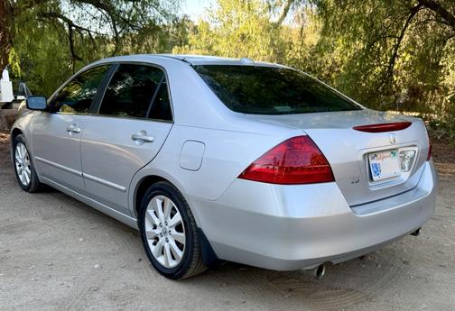 Silver 2007 Honda Accord EX-L