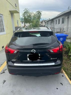 Black 2017 Nissan Rogue Sport SV