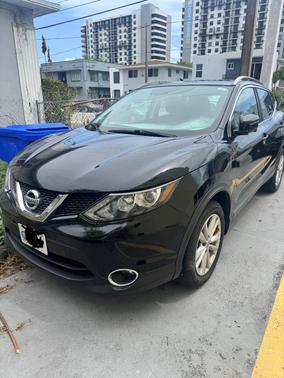 Black 2017 Nissan Rogue Sport SV