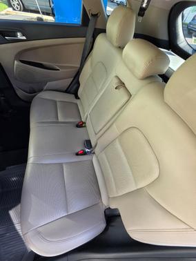 White 2021 Hyundai TUCSON Value